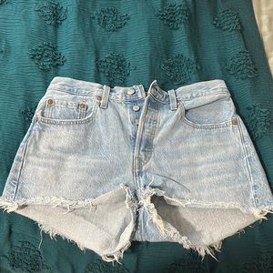 501 Levi Shorts Size 27